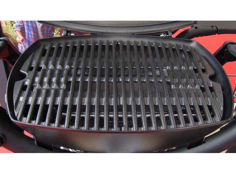 2_74bc21bf-e5be-468a-ac65-9f9a21577276.jpg Weber Q 1000 Portable Gas BBQ in Black with 2.6 kW Burner - Image 1