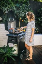 Broil King Porta-Chef 320 Portable 3-Burner Gas BBQ with Stainless Steel Burners - Image 9