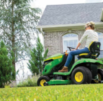 John Deere S120 42 in 22 HP V-Twin Hydrostatic Petrol Riding Lawn Mower - Image 6