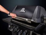 Broil King Signet 390 Shadow Gas Barbecue with 3 Dual-Tube Burners and 2,580 cm Cooking Area - Image 12